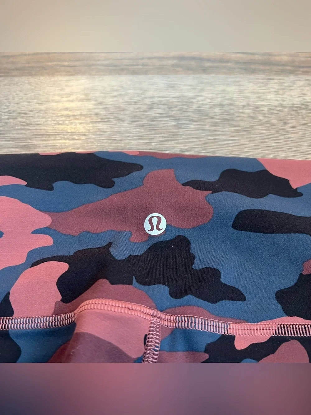 Lululemon Wunder Train High-Rise Tight 25” Heritage 365 Camo Smoky Red Night 4